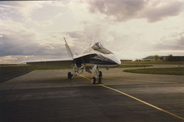 McDonnell Douglas FA-18 Hornet (N843NA)