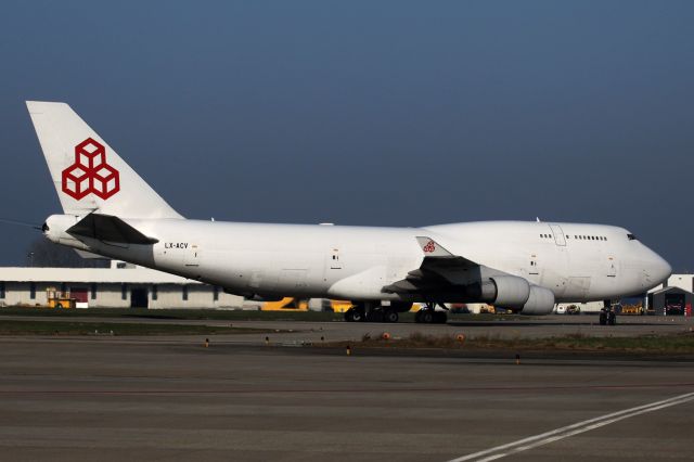 Boeing 747-400 (LX-ACV)