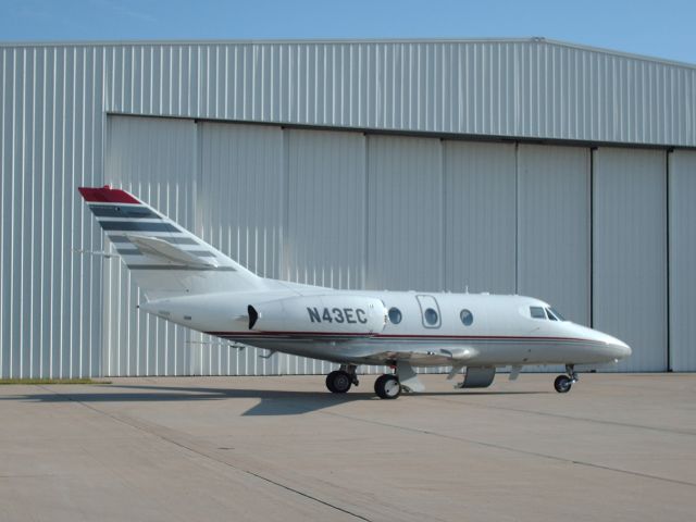 Dassault Falcon 10 (N43EC)