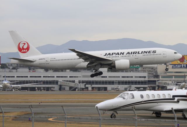 Boeing 777-200 (JA8979)