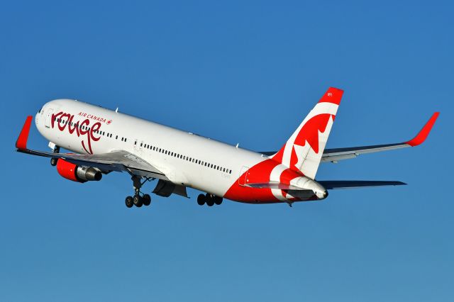 BOEING 767-300 (C-GHPE) - Apr 23 at YYC.