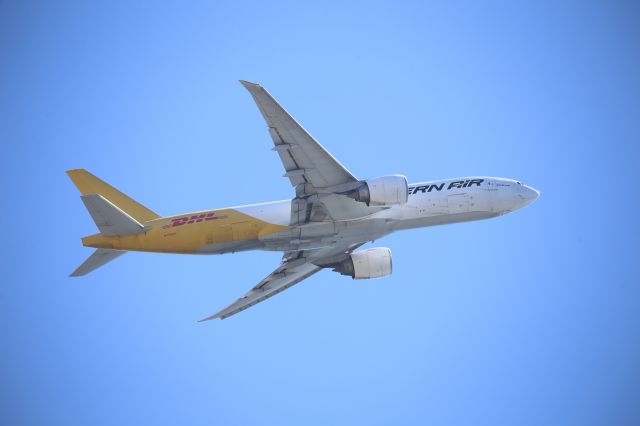 BOEING 777-200LR (N774SA)