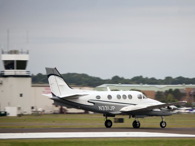 Beechcraft King Air 90 (N331JP) - Take off runway 08.