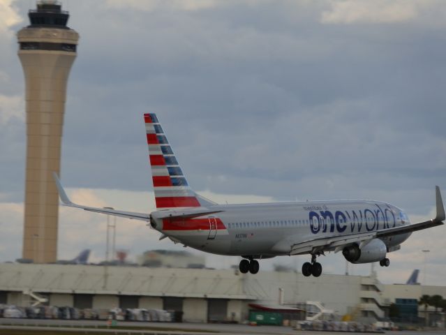 Boeing 737-800 (N837NN) - New World Livery and Logo