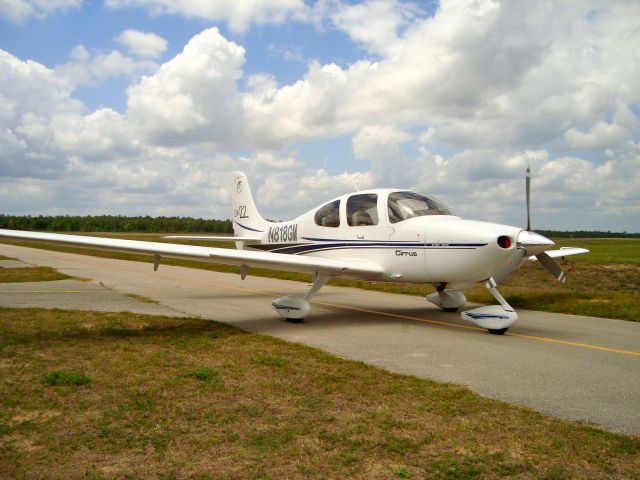 Cirrus SR-22 (N818GM)