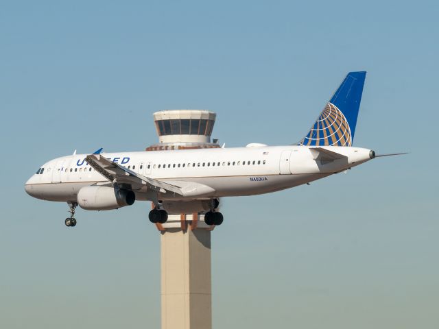 Airbus A320 (N402UA) - 1/27/2018