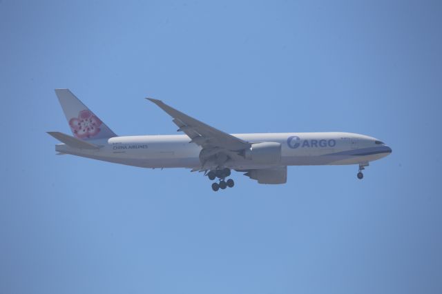 BOEING 777-200LR (B-18773)