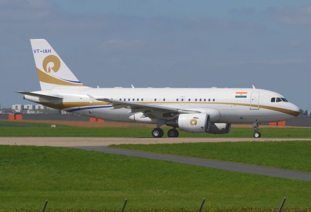 Airbus A319 (VT-IAH)
