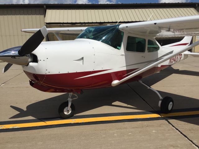 Cessna Skylane RG (N9487R)