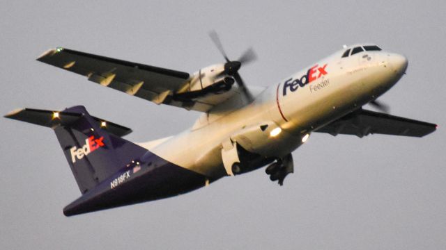 Aerospatiale ATR-42-300 (N918FX) - Mountain Air Cargo (FedEx) taxing off runway 1 to Newark.