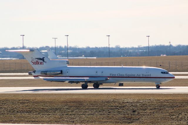 BOEING 727-200 (N725CK) - Kalitta 727-200 slowing down on RWY 36R at CVG this aircraft is here to pickup horses