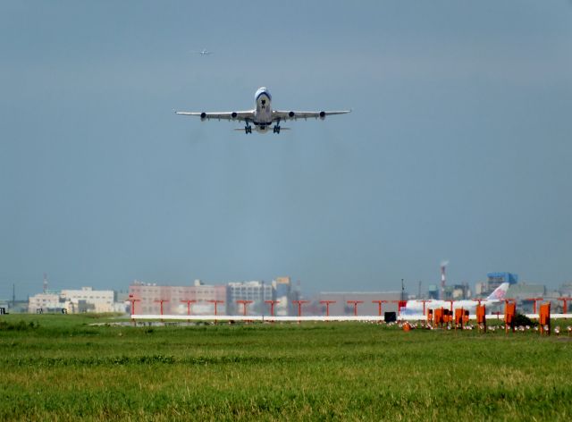 Airbus A340-300 (B-18805)