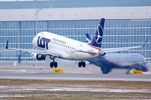 EMBRAER 175 (long wing) (SP-LDI)