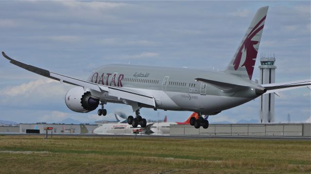 Boeing 787-8 (A7-BCB) - BOE58 nears touchdown on runway 34L to complete a flight test on 8/23/12. On this flight the plane is using a temporary registration #N1003W. (LN:58 c/n 38320).