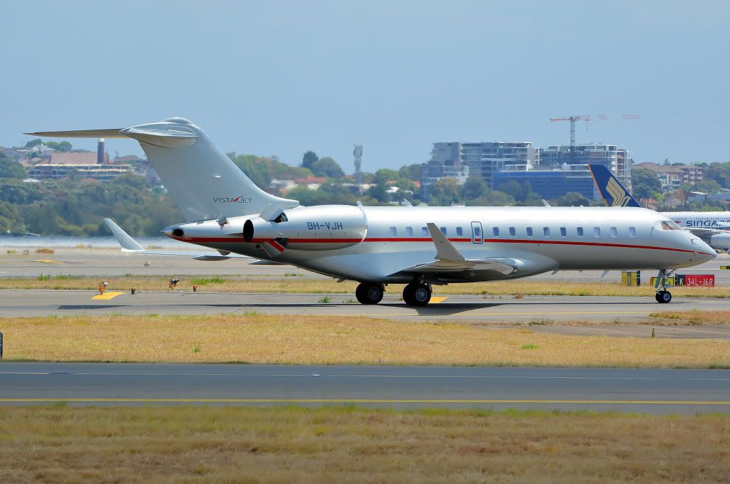 Bombardier Global Express (9H-VJH)