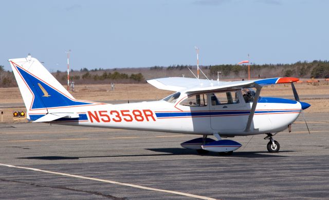 Cessna Skyhawk (N5358R)