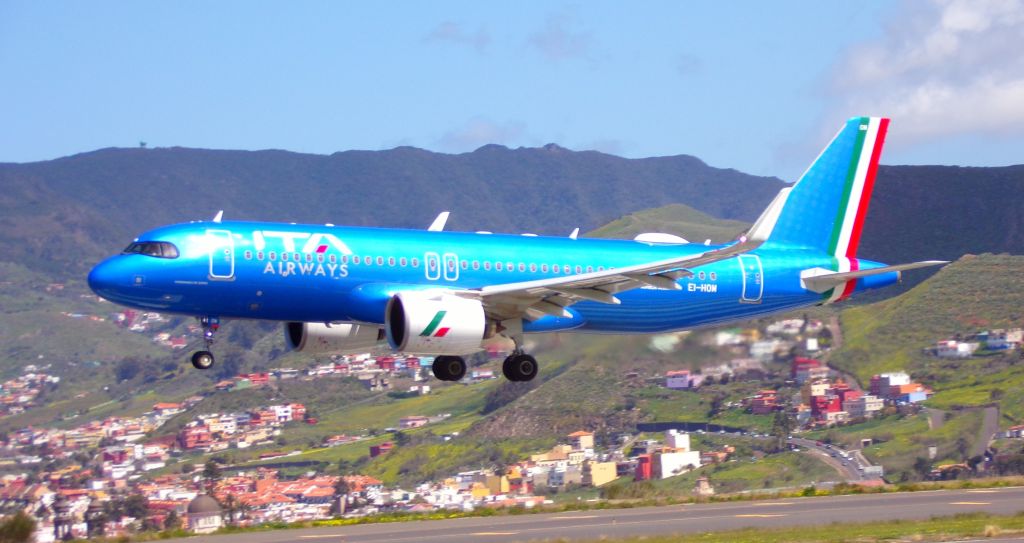Airbus A320neo (EI-HOM)