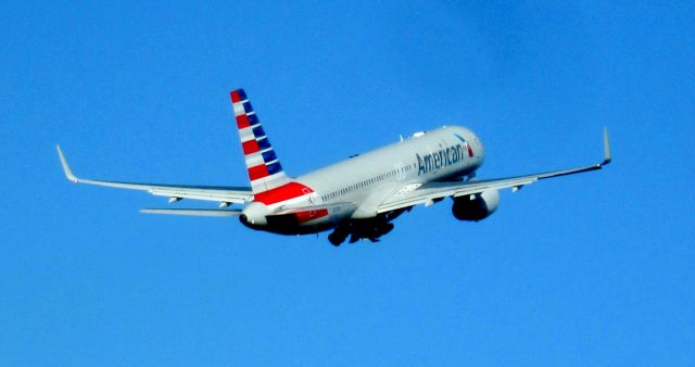 Boeing 757-200 (N175AN)