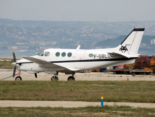 Beechcraft King Air 90 (F-GBLU)