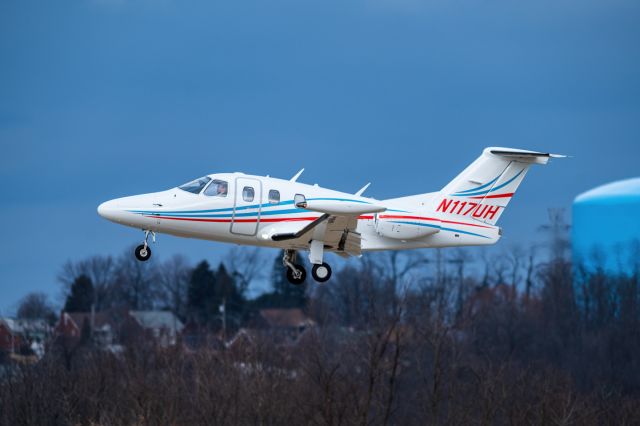 Eclipse 500 (N117UH) - Takeoff from Allegheny County Airport, Pittsburgh, PA