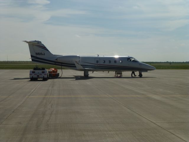 Learjet 35 (N61SJ)