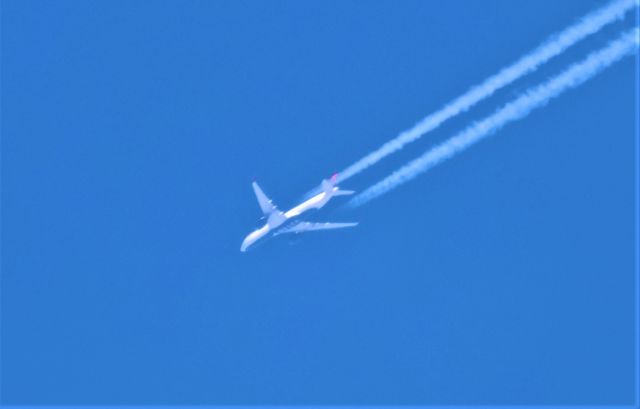 Airbus A350-900 (N509DN) - N509DN Airbus A-350-941 Delta Air Lines de Amsterdam AMS vers Detroit DTW Altitude 12192 Mètres Vitesse 775 Km/H survolant la ville de Lavaltrie QC. le 13-04-2023 at 08:30