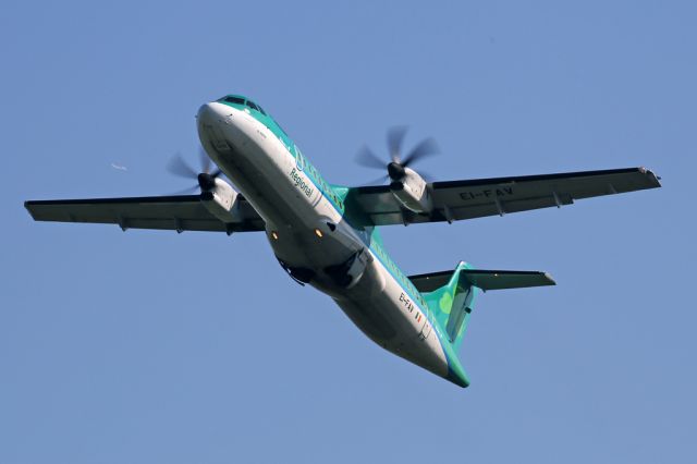 Aerospatiale ATR-72-600 (EI-FAV) - EI3721/STK21M departing to Cork.  The aircraft over the starboard wingtip is BEE4472, G-FBJJ from DUB to DSA