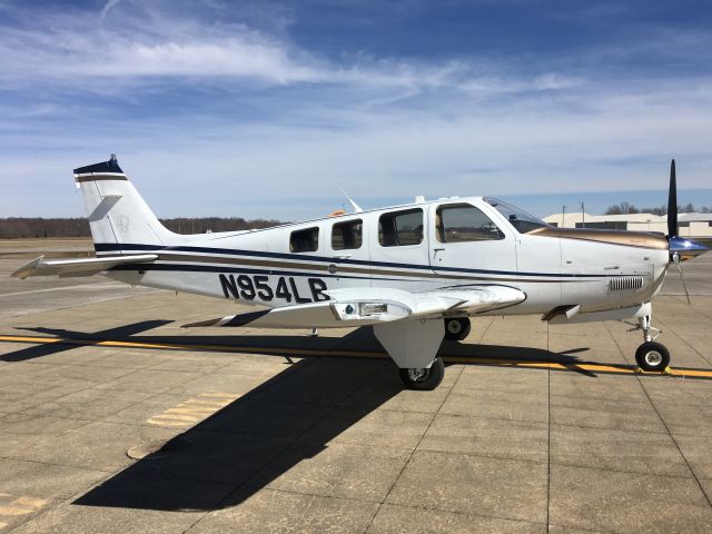 Beechcraft Bonanza (36) (N954LB)