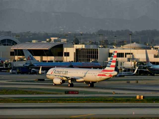 Airbus A321 (N106NN) - Sharkleted A321