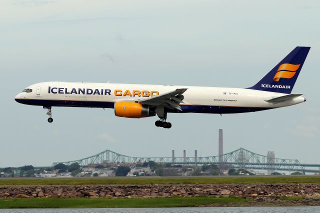 Boeing 757-200 (TF-FIH) - 'Iceair 7 Kilo Golf' arriving from Reykjavik