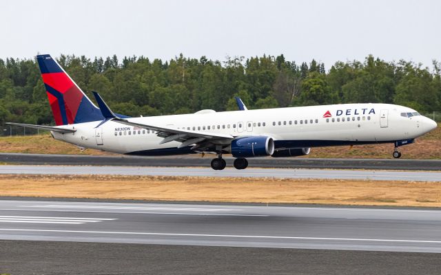 Boeing 737-900 (N830DN)