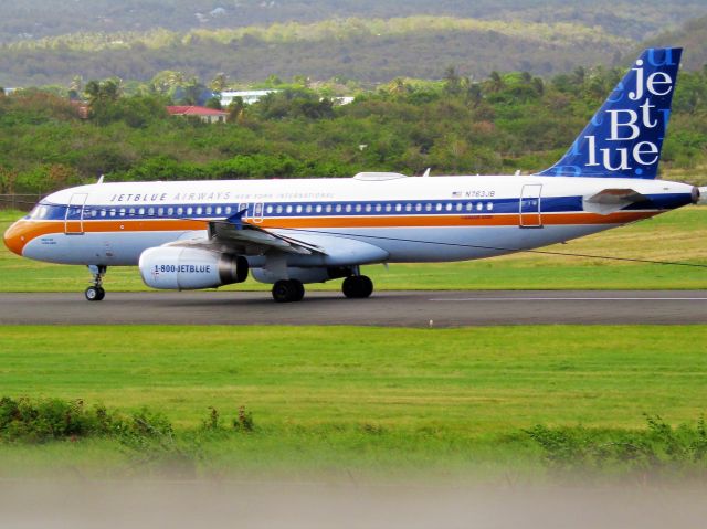 Airbus A320 (N763JB)