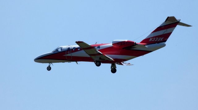 Cessna Citation CJ3 (N33BK) - On final is this 2017 Cessna Citation 525B in the Spring of 2019.