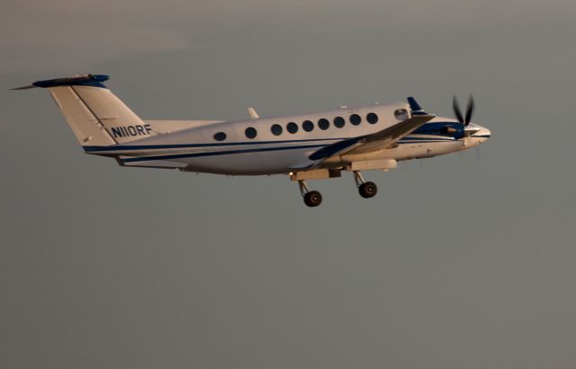 Beechcraft Super King Air 300 (N110RF) - Take off RW10.