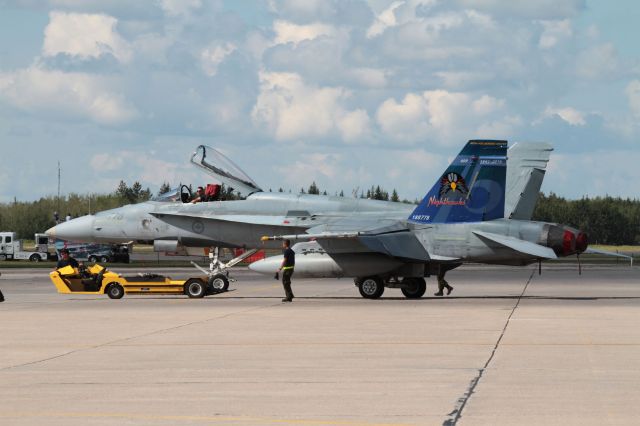 McDonnell Douglas FA-18 Hornet (18-8778)