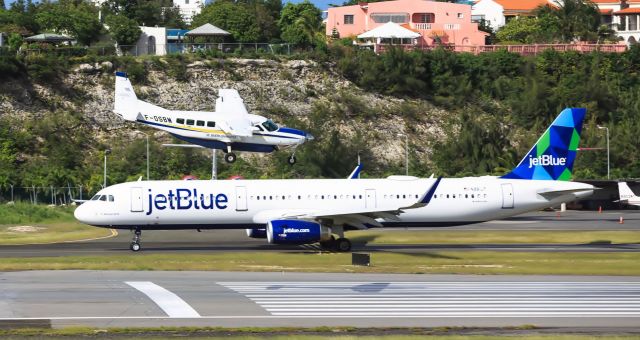 F-OSBM — - St Barth cummuter landing at TNCM St Maarten.