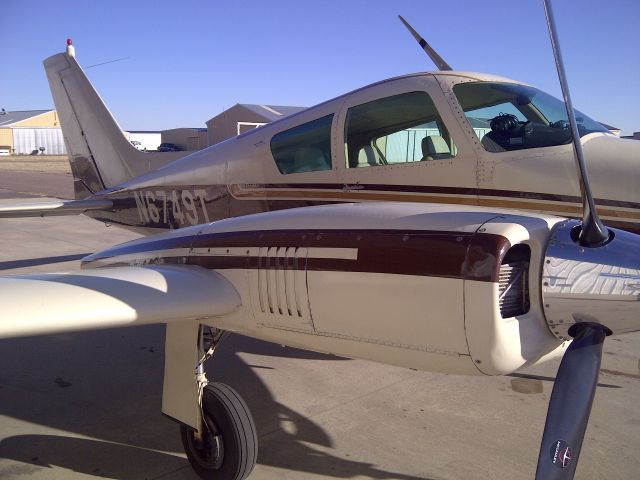 Cessna 310 (N6749T)