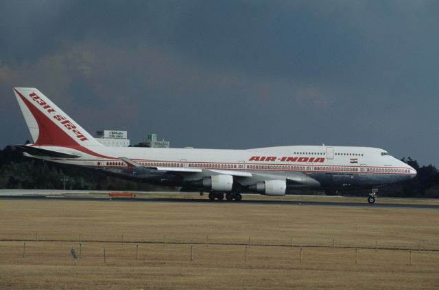 Boeing 747-400 (VT-ESN) - Departure at Narita Intl Airport Rwy16R on 1998/01/24