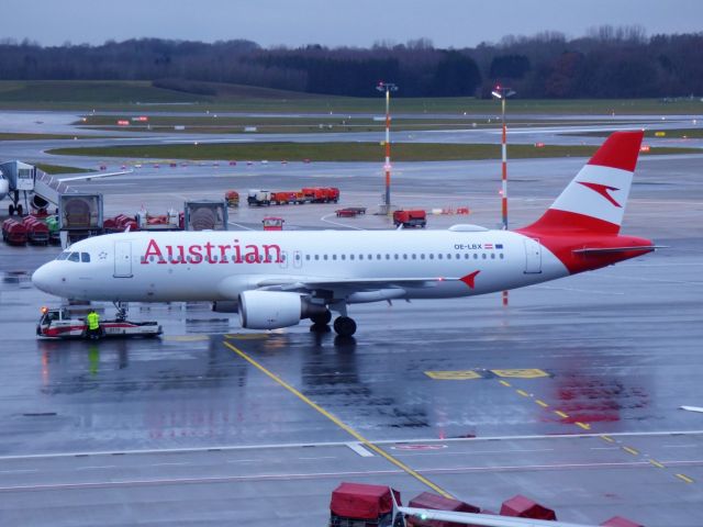 Airbus A320 (OE-LBX)