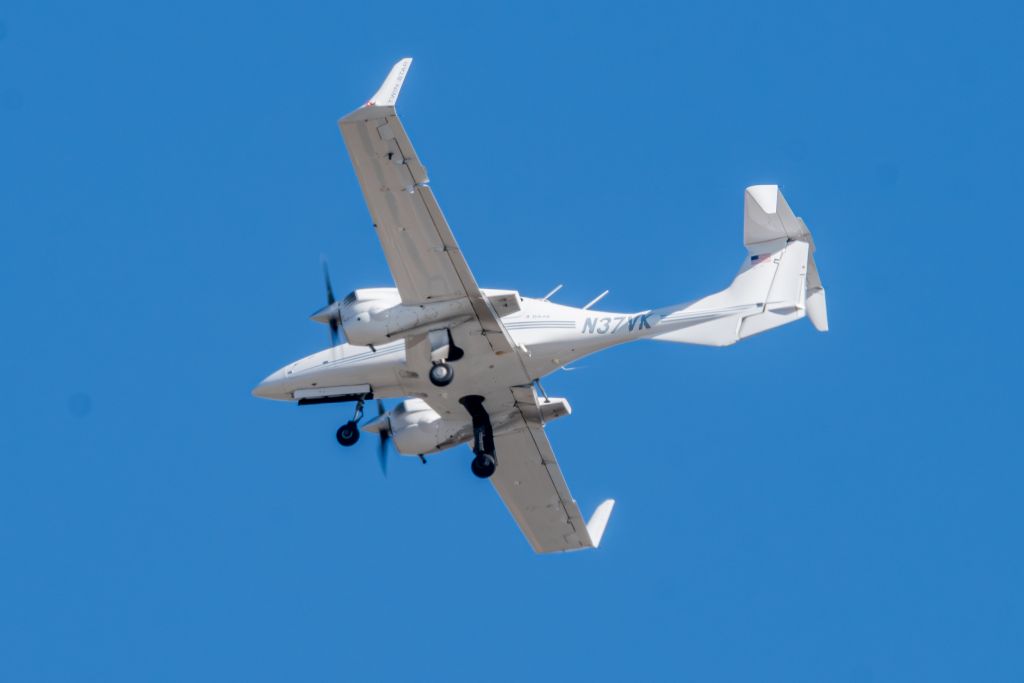 Diamond Twin Star (N37VK)