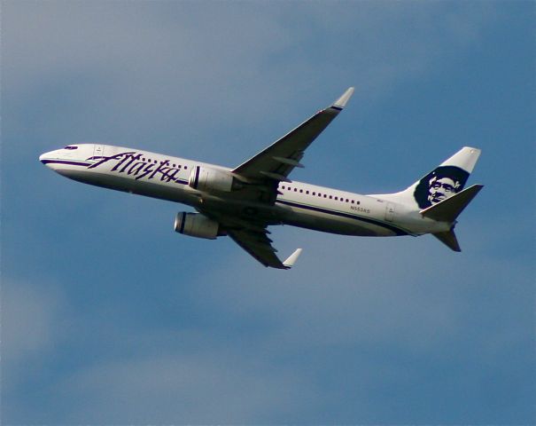 Boeing 737-800 (N553AS)