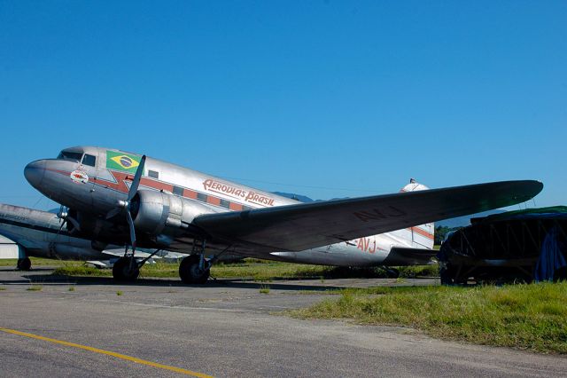 Douglas DC-3 (PP-AVJ)