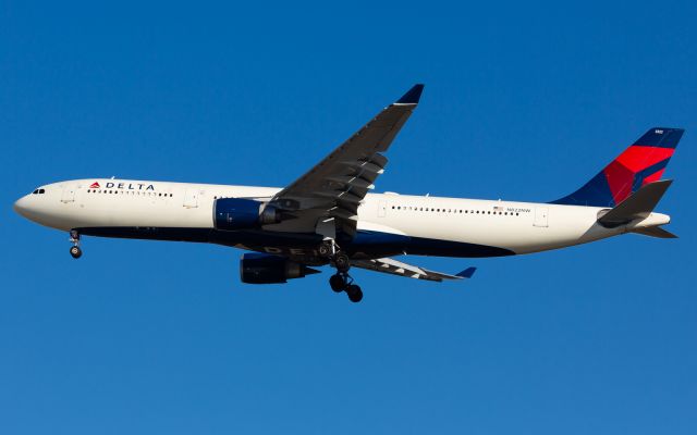 Airbus A330-300 (N822NW) - Paris flight coming into cvg