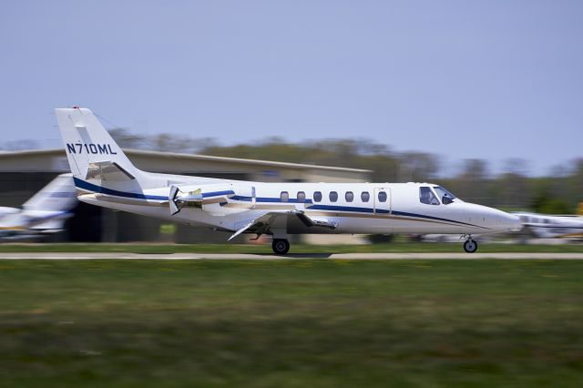 Cessna Citation V (N710ML) - Landing on Runway 8