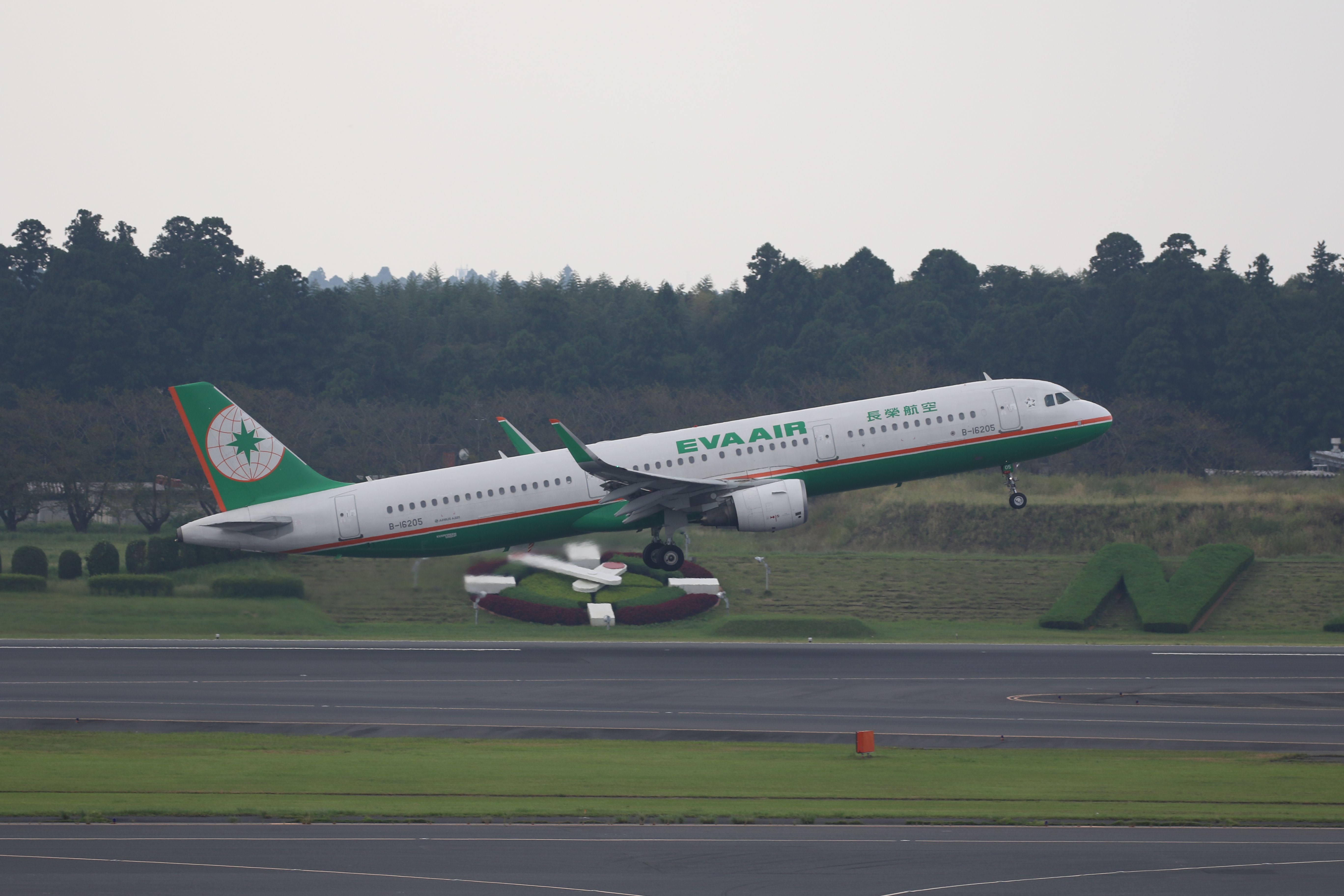 Airbus A321 (B-16205) - 26 September 2016:NRT-KHH