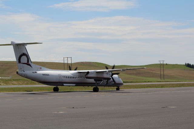 de Havilland Dash 8-400 (QXE215)