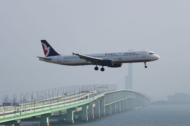 Airbus A321 (B-MAJ)