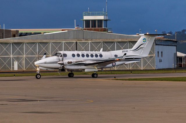 Beechcraft Super King Air 350 (A32437) - Royal Australian Air Force (A32-437) Beech King Air 350 taxiing at Wagga Wagga Airport