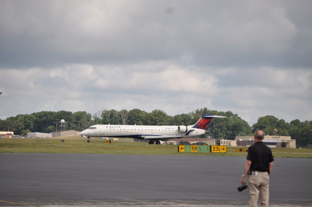 Canadair Regional Jet CRJ-200 (N766SK)