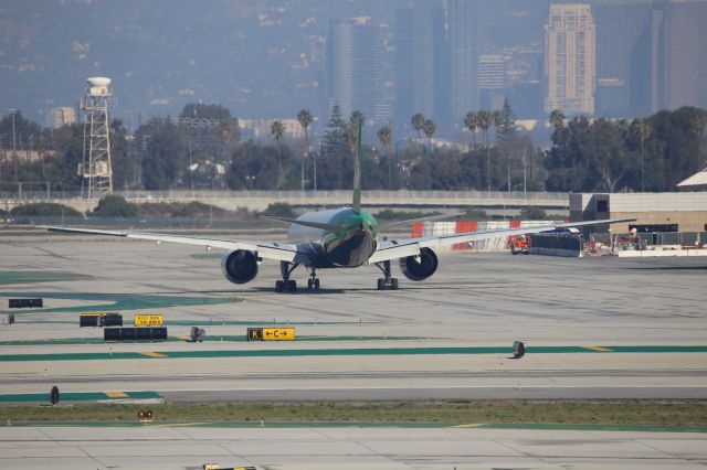 BOEING 777-300ER (B-16729)